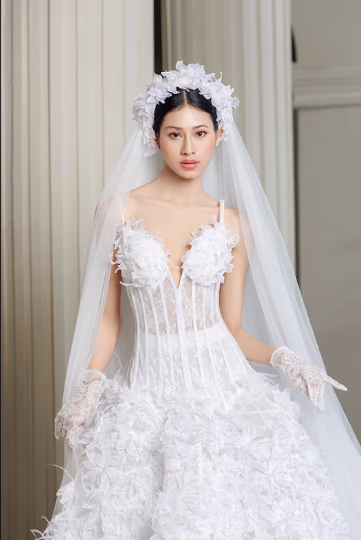 THE FEATHERED BUSTIER PORTRAIT