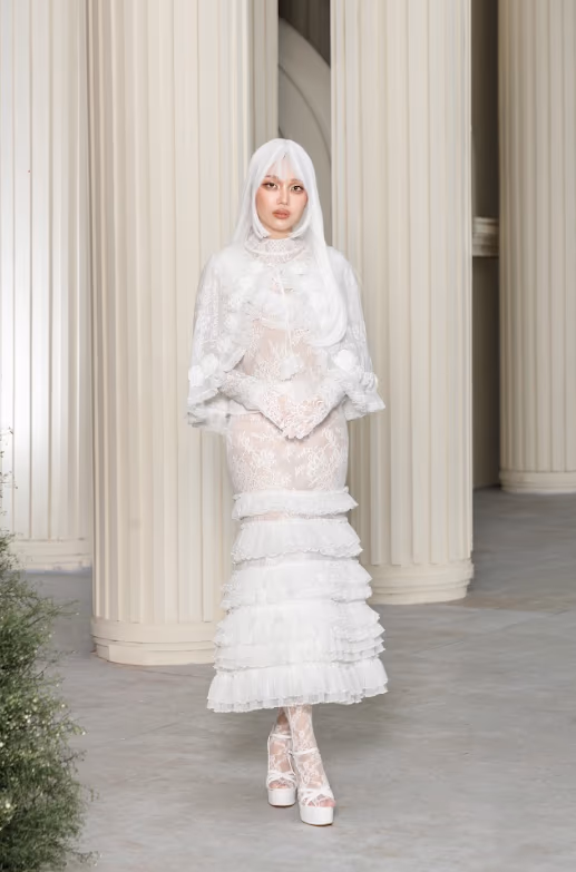 THE HOODED CAPELET & RUFFLED LACE COLUMN