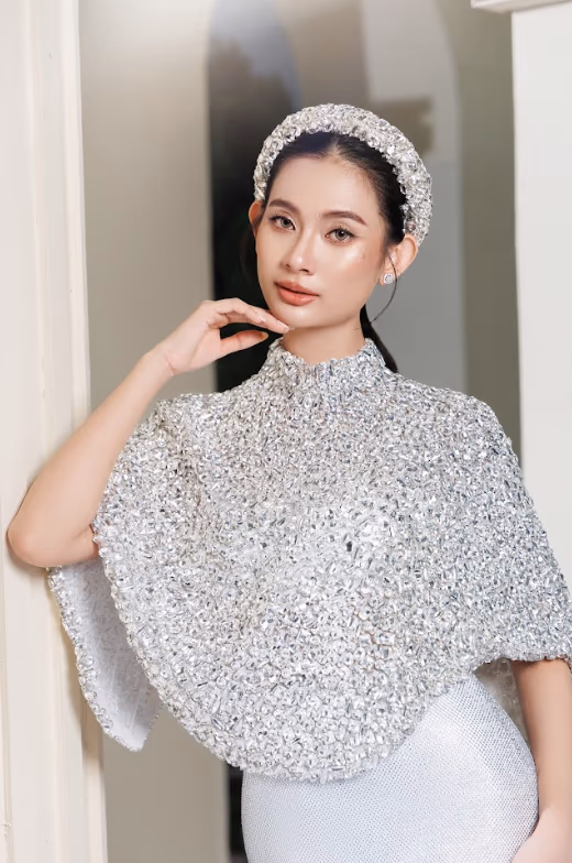 THE HIGH-NECK PONCHO & EMBELLISHED CROWN