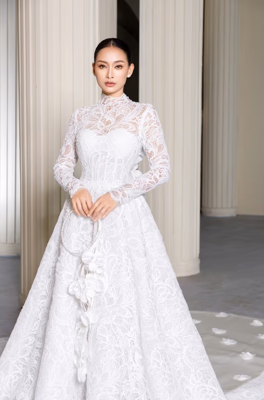 THE ILLUSION LACE BALLGOWN & FLORAL ACCENTS