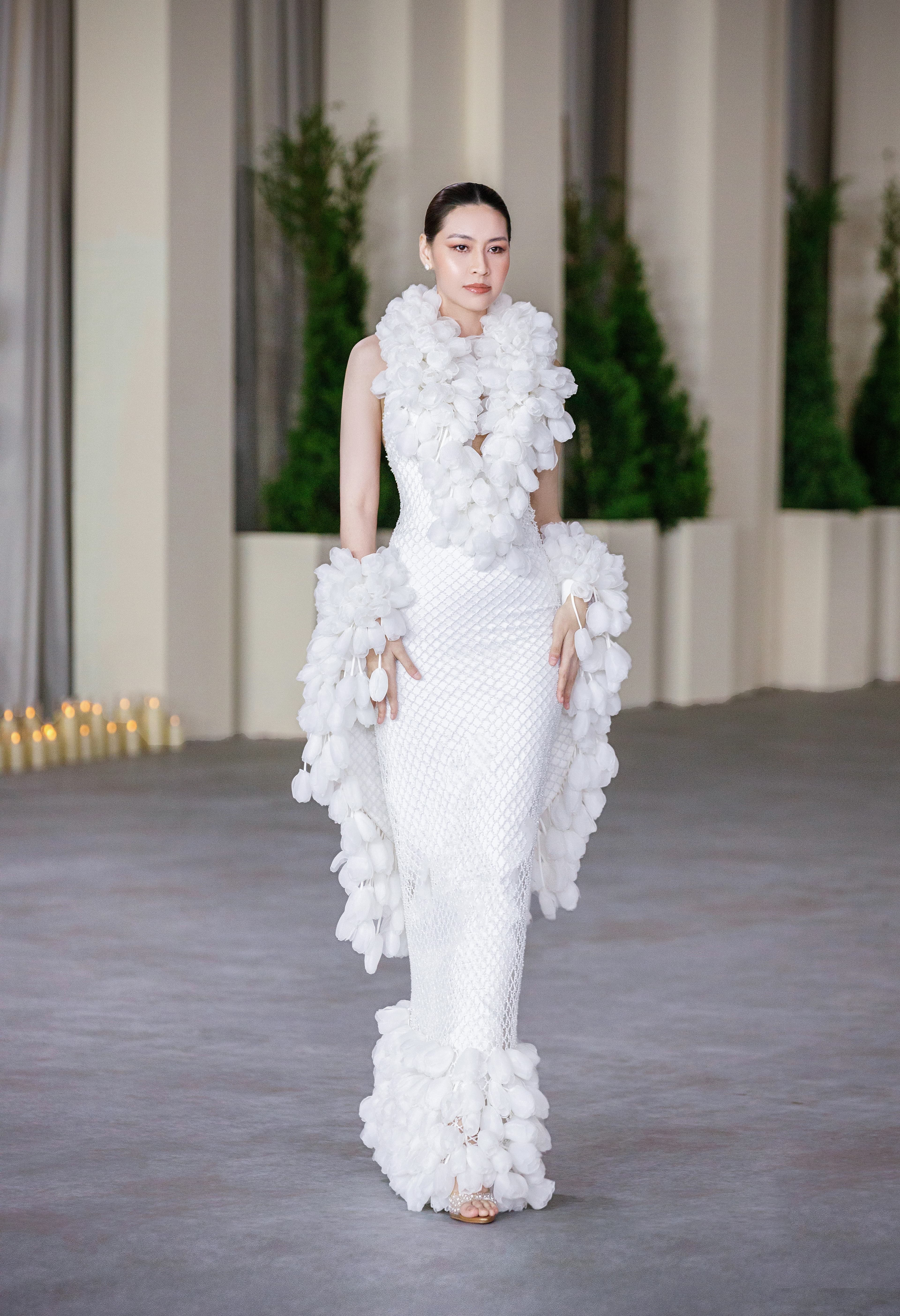 THE FLORAL BOA COLUMN & MESH WEAVE