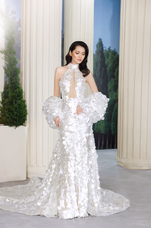 THE SEQUINED HALTER & DETACHABLE SLEEVES